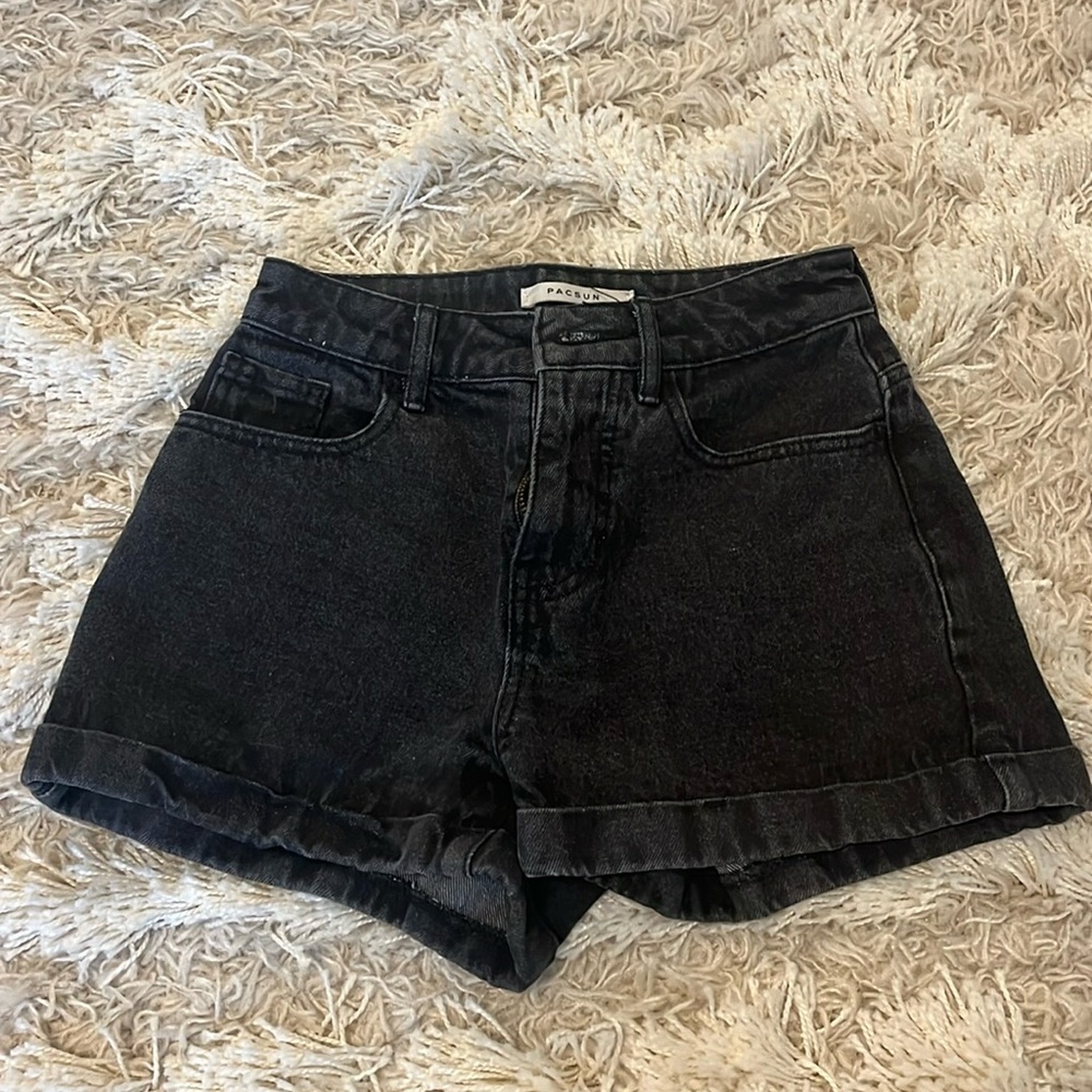 Black Pacsun Mom Jean shorts
